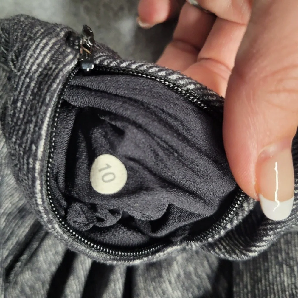 Lululemon Womens Size 10 Space Dye Striped Long Sleeve Athletic Top Thumbholes